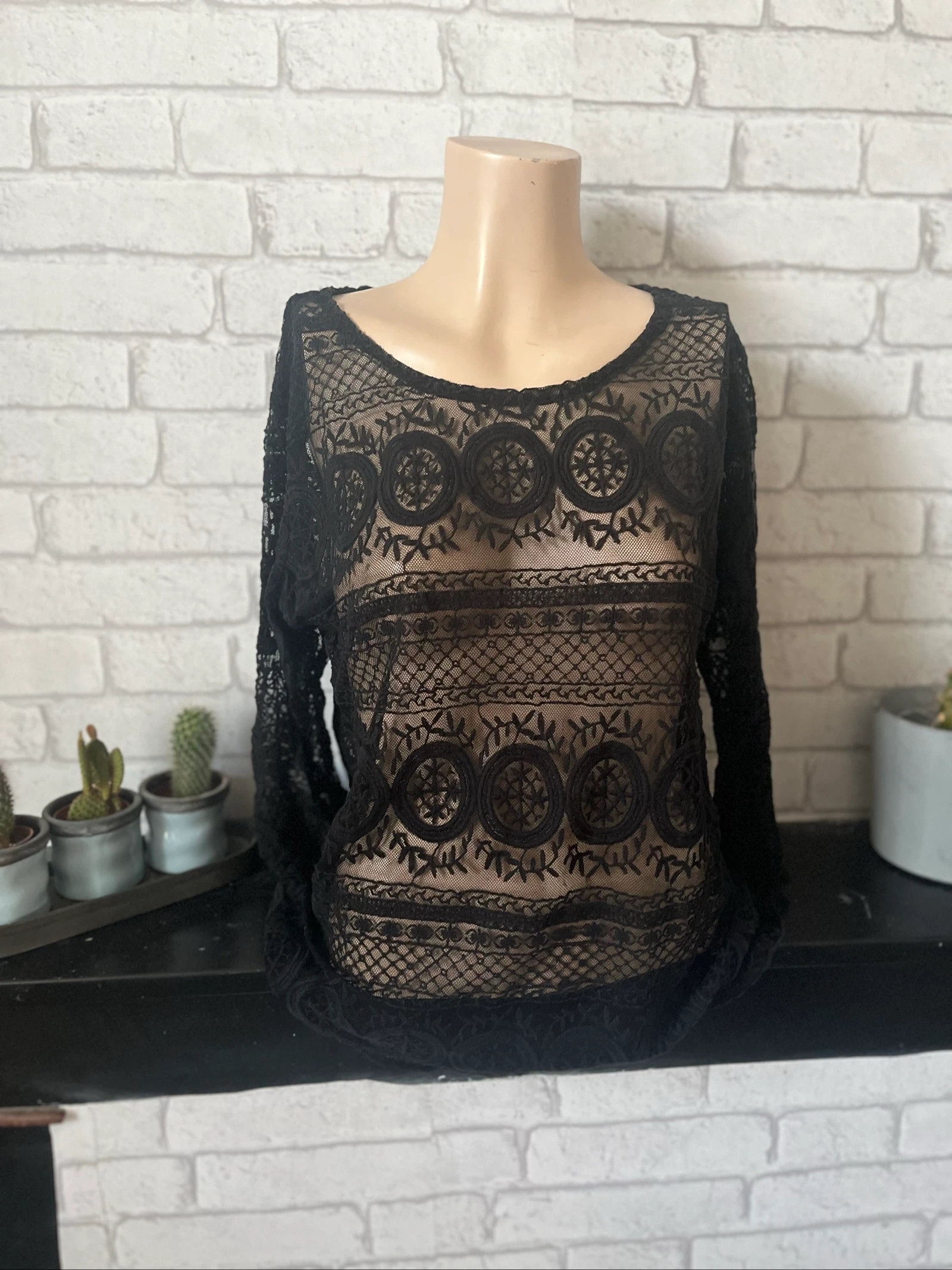 Haut en dentelle noir – Taille 42 – Yessica